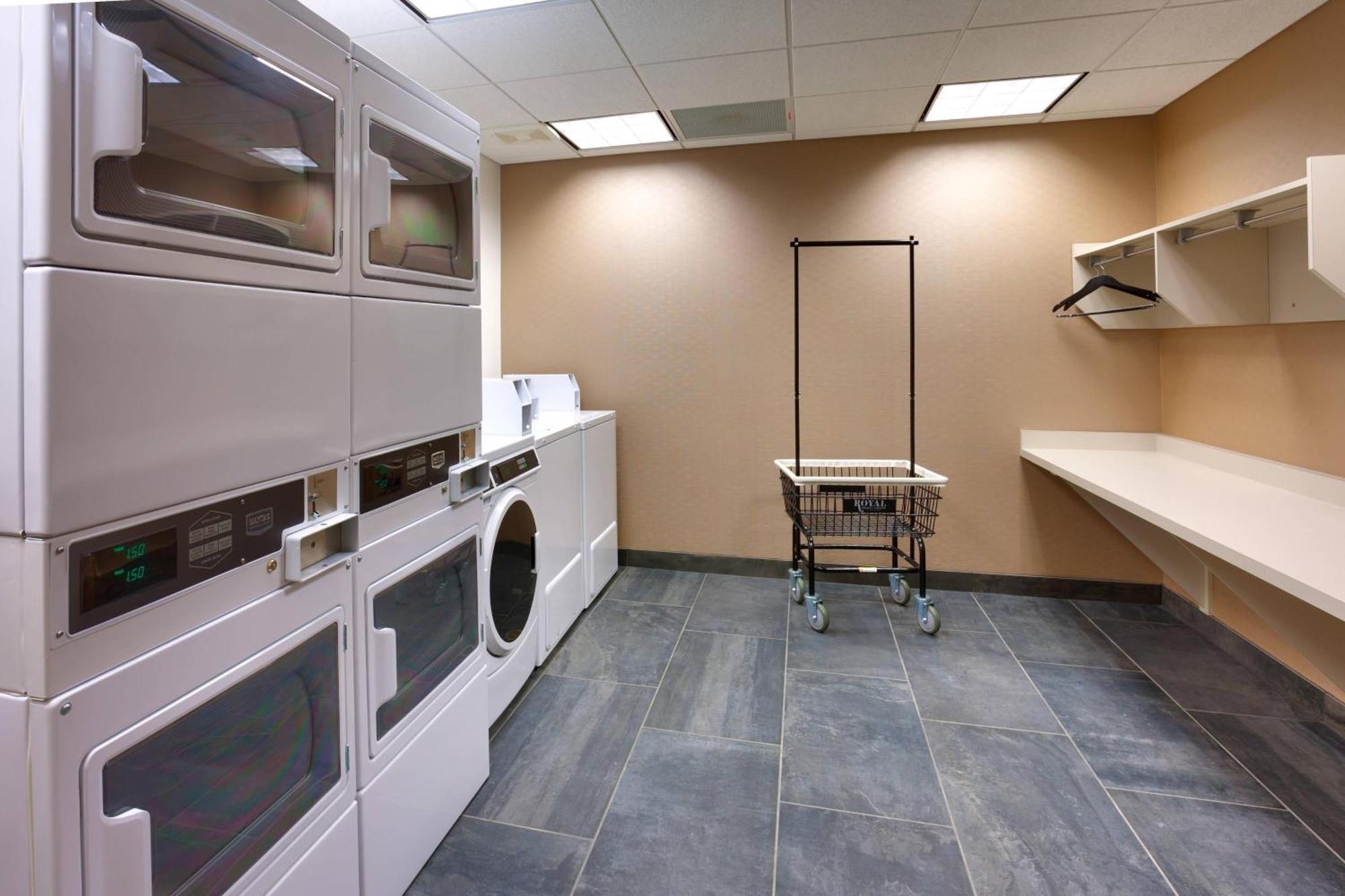 Courtyard By Marriott Denver North/Westminster Eastlake Екстериор снимка